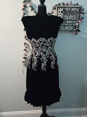 1980s Vintage Morton Myles Union Made Black Velvet Sequin Dress Size 8 USA